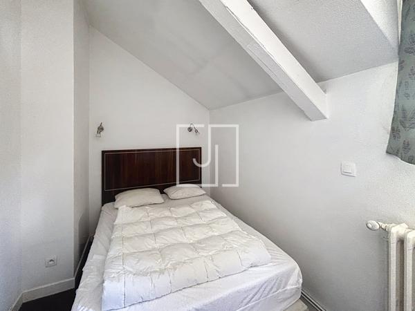 Duplex T3 meublé à vendre avec parking couvert et piscine – dans le château des Magnans à Jausiers