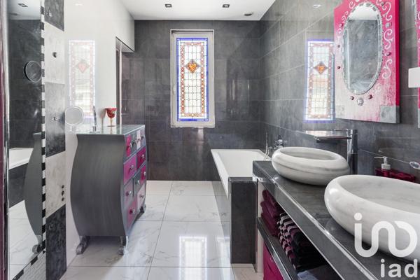 Maison à vendre 8 pièces 204 m² Nantes