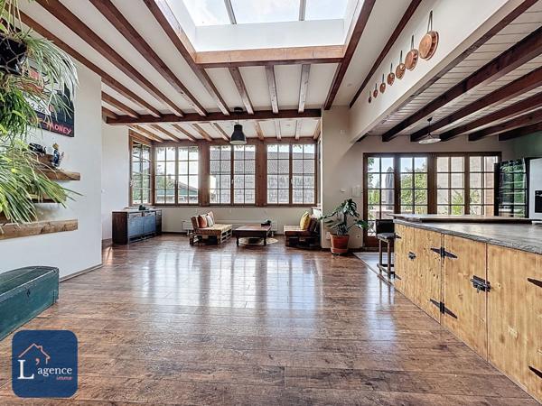 Le Charme en Grand : 421 m²  pour 9 pièces - Lumineuse et intime à Péron