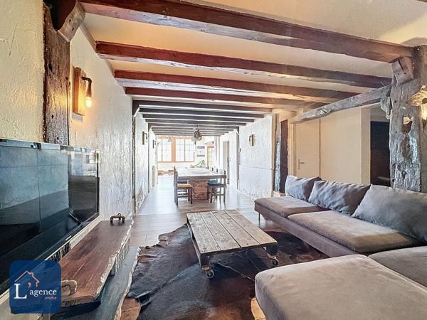 Le Charme en Grand : 421 m²  pour 9 pièces - Lumineuse et intime à Péron