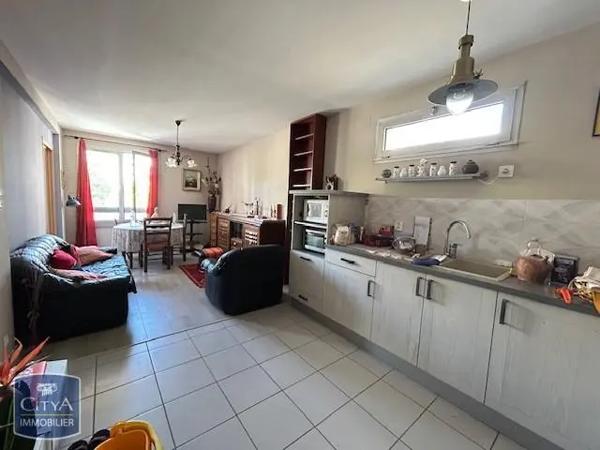 Appartement à louer 2 pièces 44.83m² Bourges (18000)