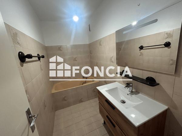 Location Appartement 3 pièces 73.67 m² - RESIDENCE DE BOURGOGNE Fontaine Les Dijon 21121