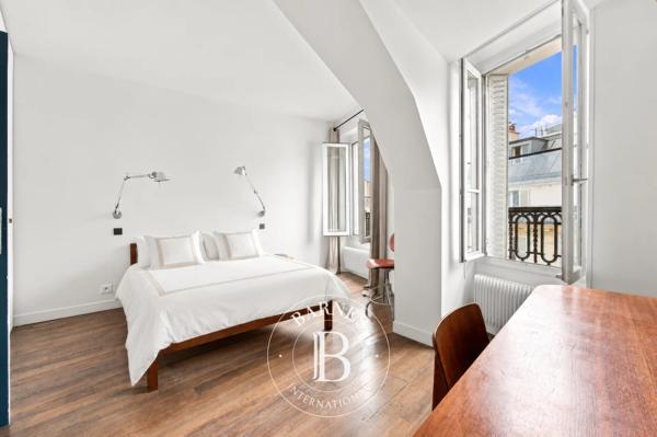 Paris 1er, Appartement 3 Chambres -  193 m² à vendre