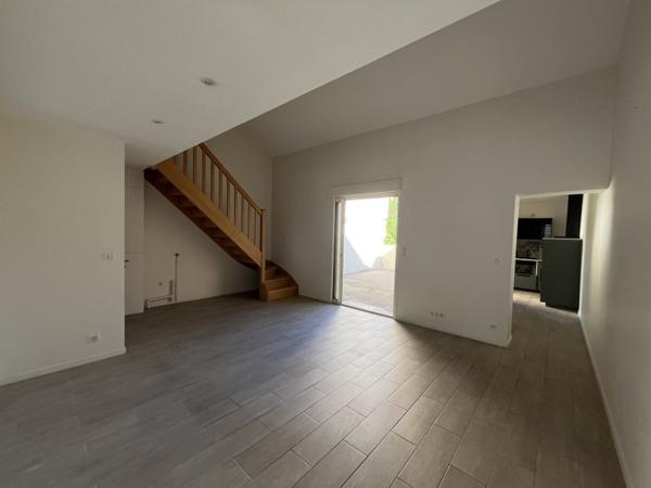 Maison à louer 1 280 € CC Bordeaux 3 p 74 m² DPE C