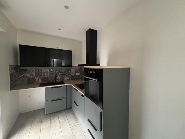 Maison à louer 1 280 € CC Bordeaux 3 p 74 m² DPE C