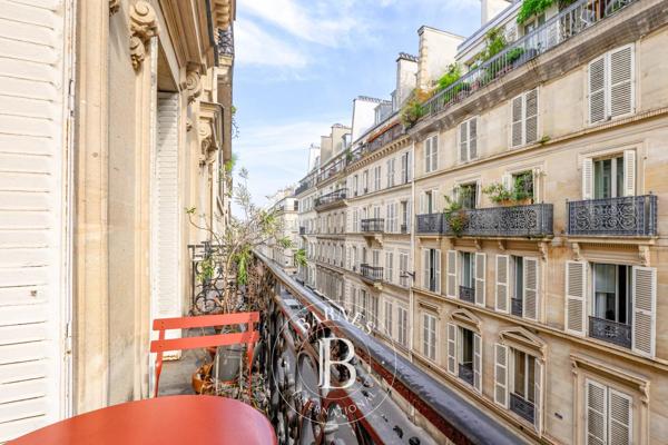 Paris 9ème, Appartement 3 Chambres -  107 m² à vendre