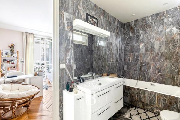 Paris 9ème, Appartement 3 Chambres -  107 m² à vendre
