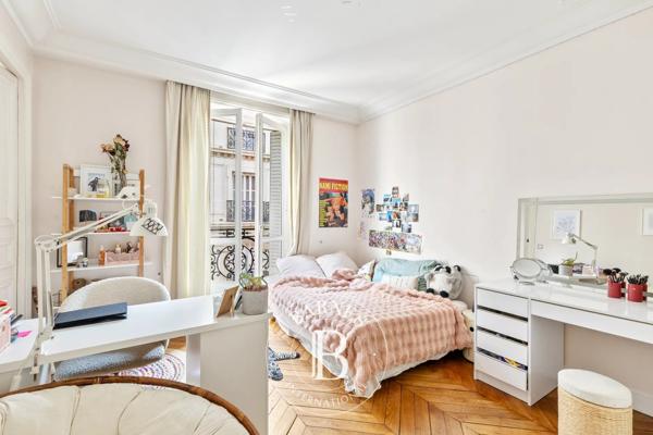 Paris 9ème, Appartement 3 Chambres -  107 m² à vendre