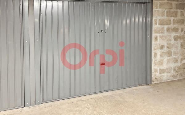 Stationnement à louer    20 m2 Lyon 3