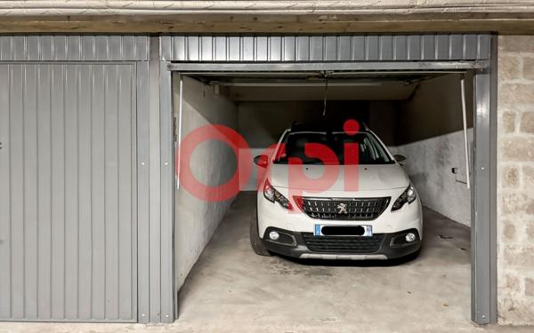 Stationnement à louer    20 m2 Lyon 3