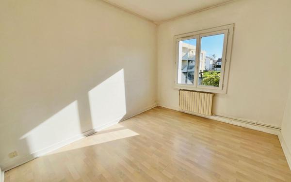 Appartement à vendre    3 pièces • 78,11 m2 Royan