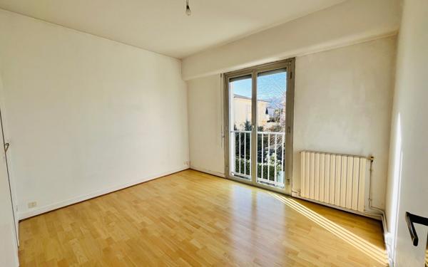 Appartement à vendre    3 pièces • 78,11 m2 Royan