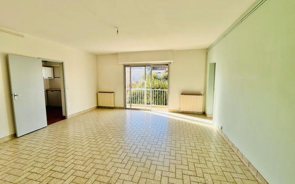 Appartement à vendre    3 pièces • 78,11 m2 Royan