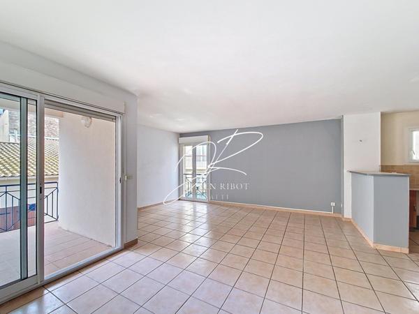 Appartement T3 2 chambres 64 m² terrasse
