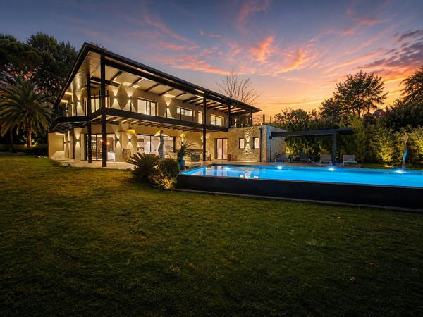 MAISON MOUGINS 500 m² habitables - Terrain 5200 m² - Luxe, volupté et art de vivre