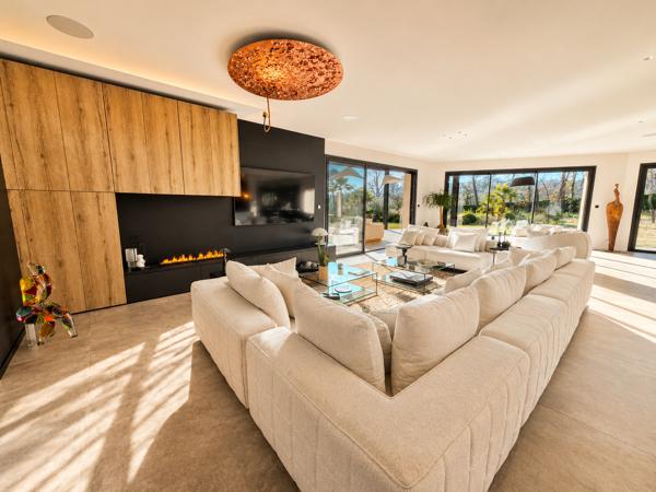 MAISON MOUGINS 500 m² habitables - Terrain 5200 m² - Luxe, volupté et art de vivre
