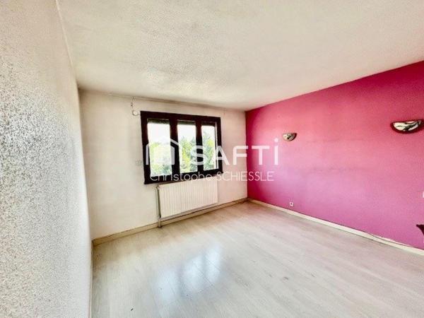Appartement duplex T5 de 105 M2 avec terrasse , garage ,cave , buanderie