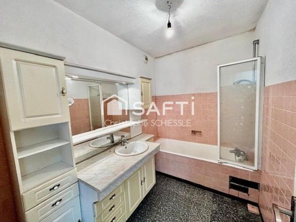 Appartement duplex T5 de 105 M2 avec terrasse , garage ,cave , buanderie