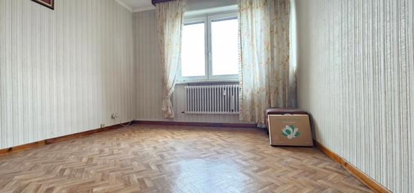 THIONVILLE - APPARTEMENT 4 PIECES - 2 CHAMBRES - BALCONNET - GARAGE - CAVE