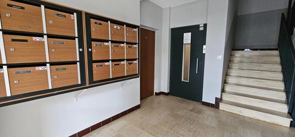 THIONVILLE - APPARTEMENT 4 PIECES - 2 CHAMBRES - BALCONNET - GARAGE - CAVE