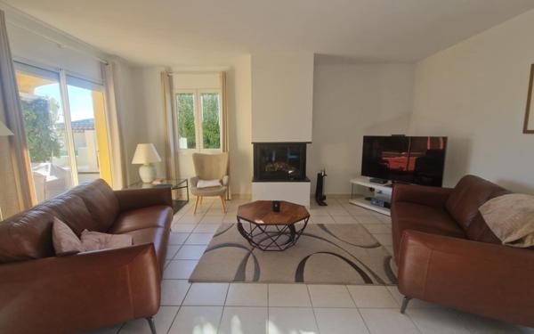 Maison à vendre    6 pièces •  Mèze