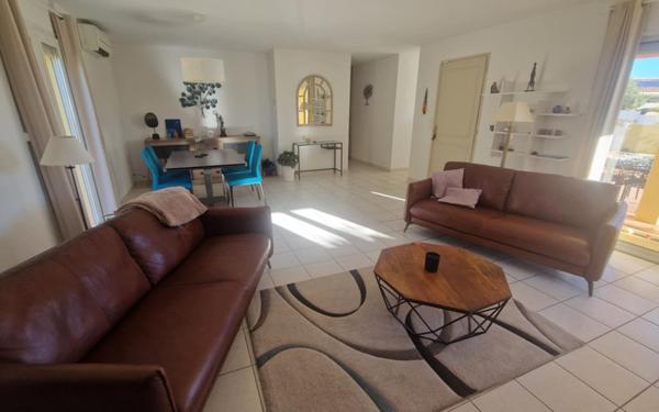 Maison à vendre    6 pièces •  Mèze