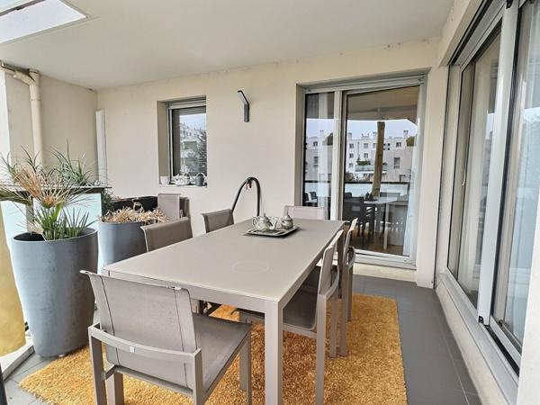 À vendre LYON MONPLAISIR Appartement 4 pièces avec balcon à vivre et garage en sous-sol