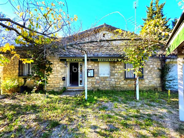 Local d activites de 99 m²