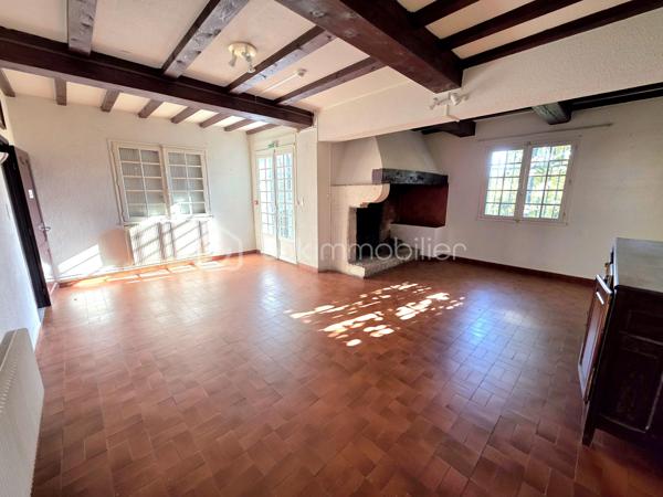 Local d activites de 99 m²