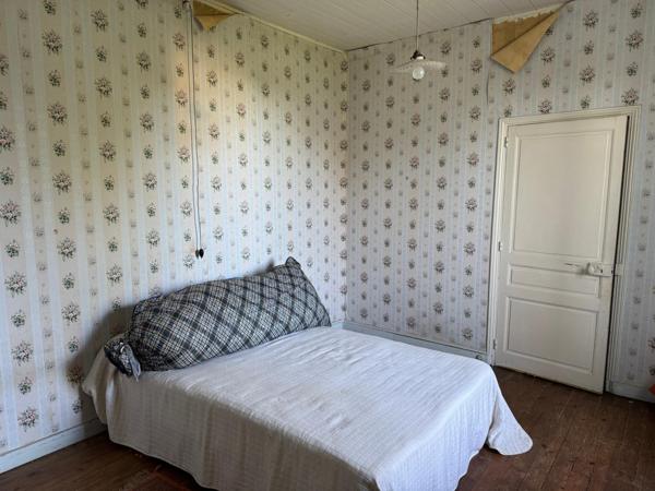 Nichée dans la verdure - 8 pièces à exploiter