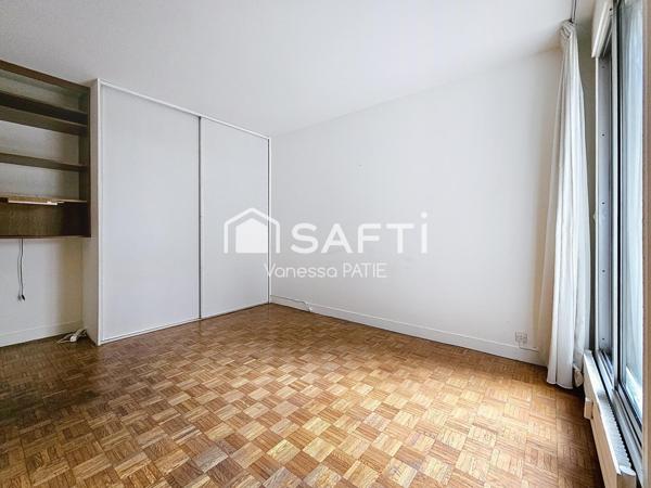 Appartement au calme avec terrasse de 11 m², commerces, métro