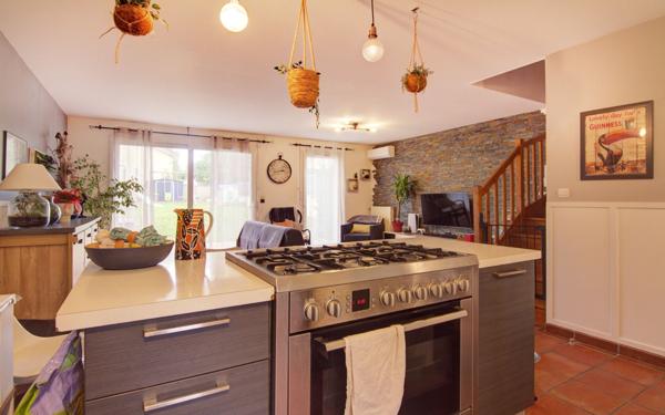 Maison à vendre    4 pièces •  Farnay