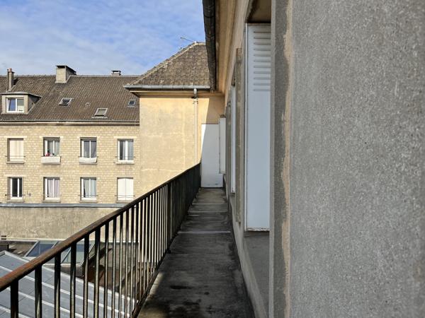 A VENDRE BUREAUX 400 M2 CREIL - CENTRE VILLE - FACE GARE