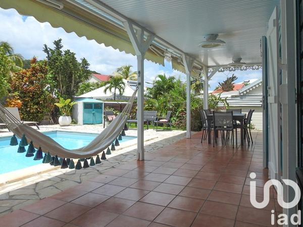 Maison 8 pièces de 118 m² à Sainte-Anne (97227)