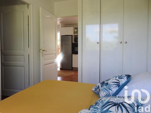 Maison 8 pièces de 118 m² à Sainte-Anne (97227)