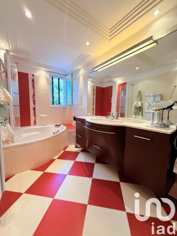 Maison à vendre 7 pièces 245 m² Peymeinade