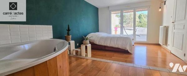 Maison de village rénovée au centre, 4 Chambres dont suite parentale et terrasse tropézienne