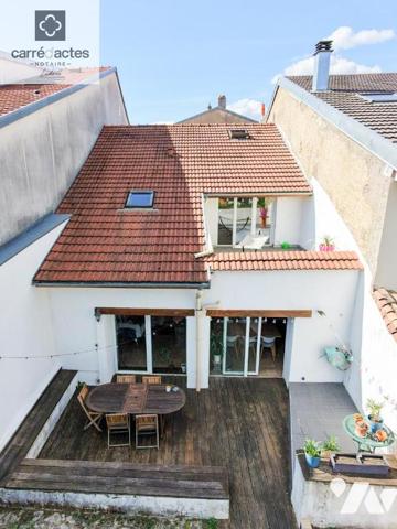 Maison de village rénovée au centre, 4 Chambres dont suite parentale et terrasse tropézienne