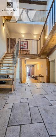 Maison de village rénovée au centre, 4 Chambres dont suite parentale et terrasse tropézienne