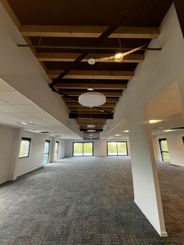 BUREAUX à LOUER de 1370 m²