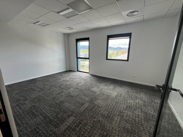 BUREAUX à LOUER de 1370 m²