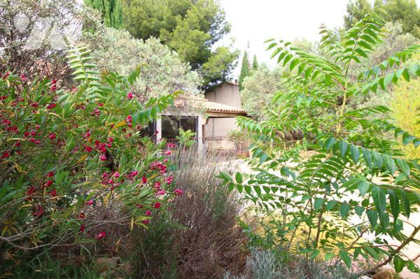 Magnifique villa de 155 m2 (avec piscine & vue mer) sur terrain de 1668 m² à Septèmes-Les-Vallons