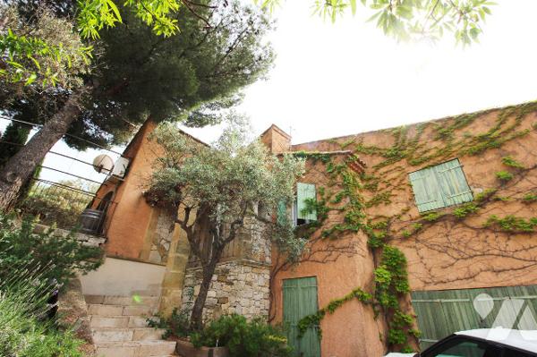 Magnifique villa de 155 m2 (avec piscine & vue mer) sur terrain de 1668 m² à Septèmes-Les-Vallons