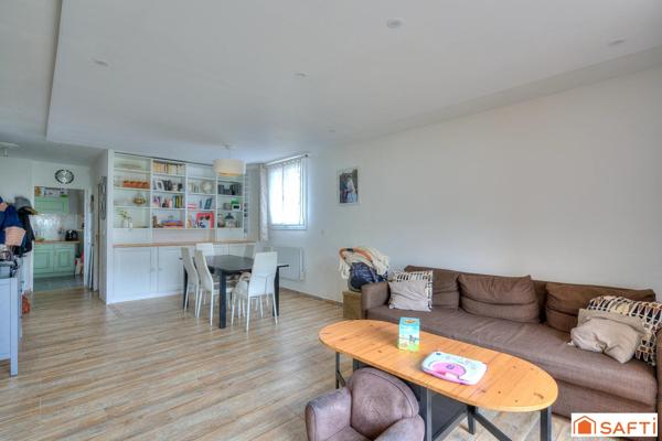 Jolie maison familiale avec jardin et garage