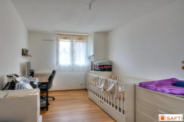 Jolie maison familiale avec jardin et garage