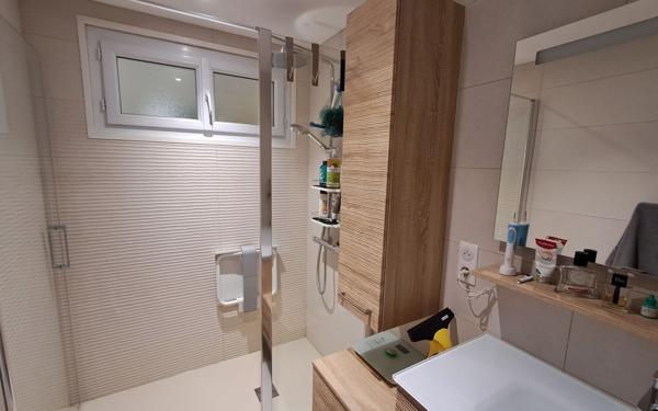 Maison à vendre    5 pièces •  Creysse