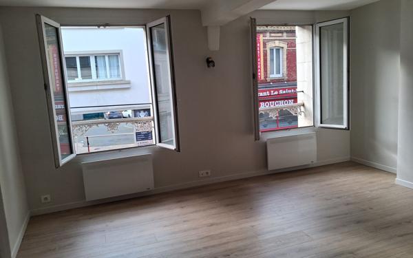 Appartement à louer    3 pièces •  Pont-l'Évêque