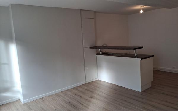 Appartement à louer    3 pièces •  Pont-l'Évêque