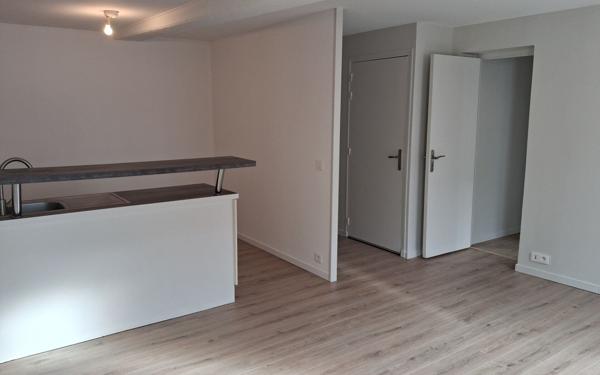 Appartement à louer    3 pièces •  Pont-l'Évêque