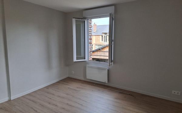 Appartement à louer    3 pièces •  Pont-l'Évêque